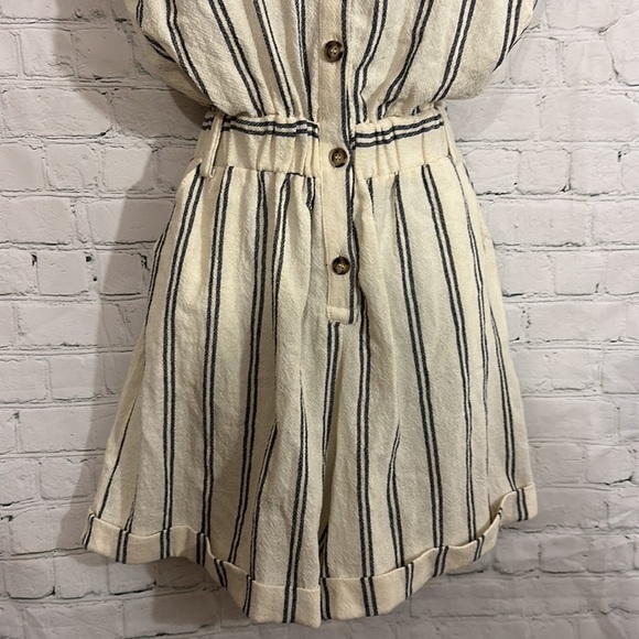 Zara cream & navy romper - Picture 3 of 8